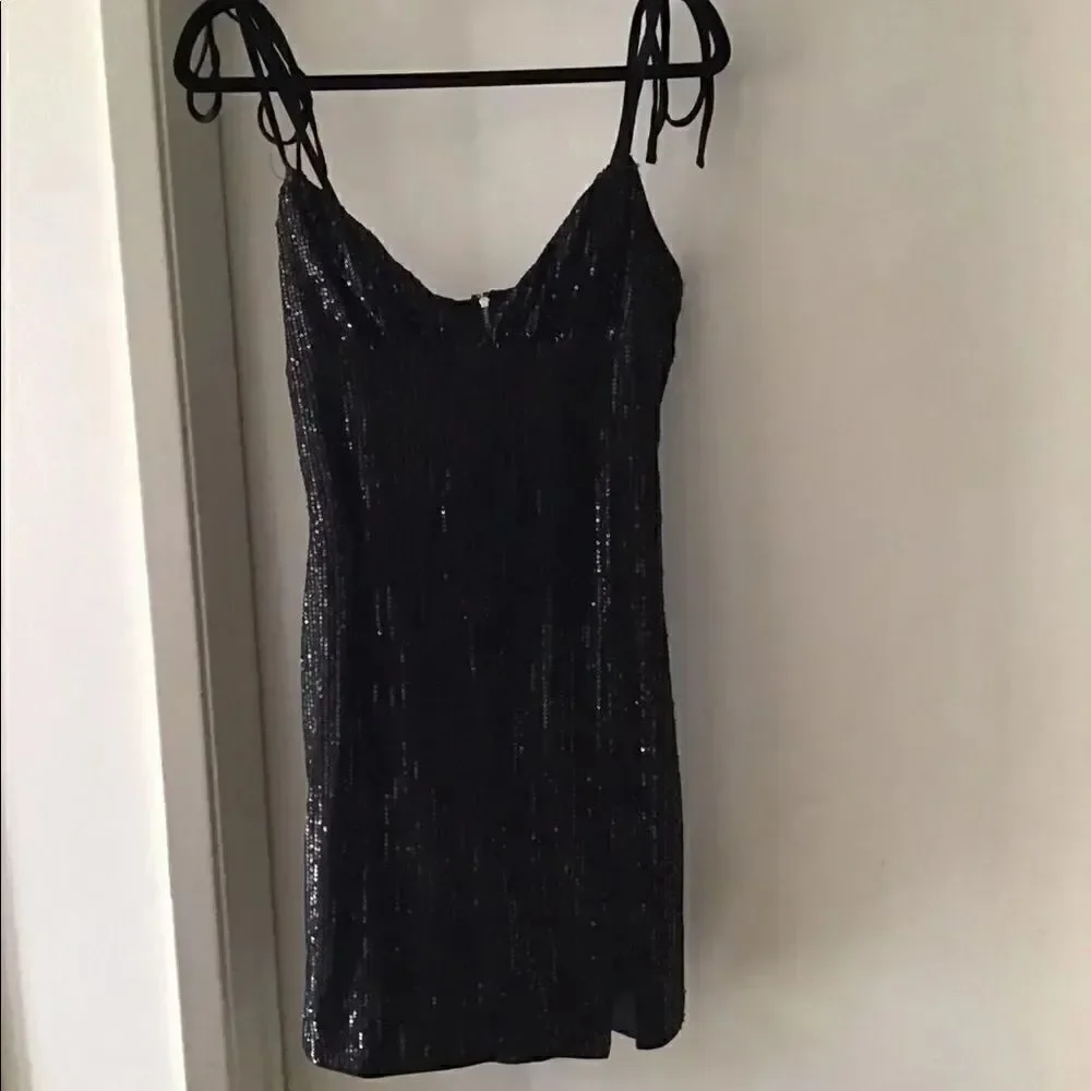 Beautiful Black Sequin Shoulder Tie Dress Sz Large~Never Worn